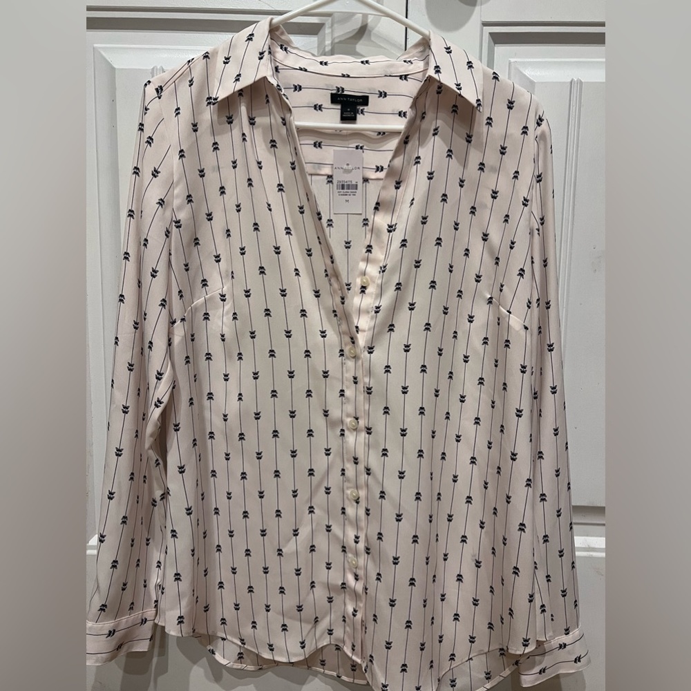 Ann Taylor blouse sz Medium NWT